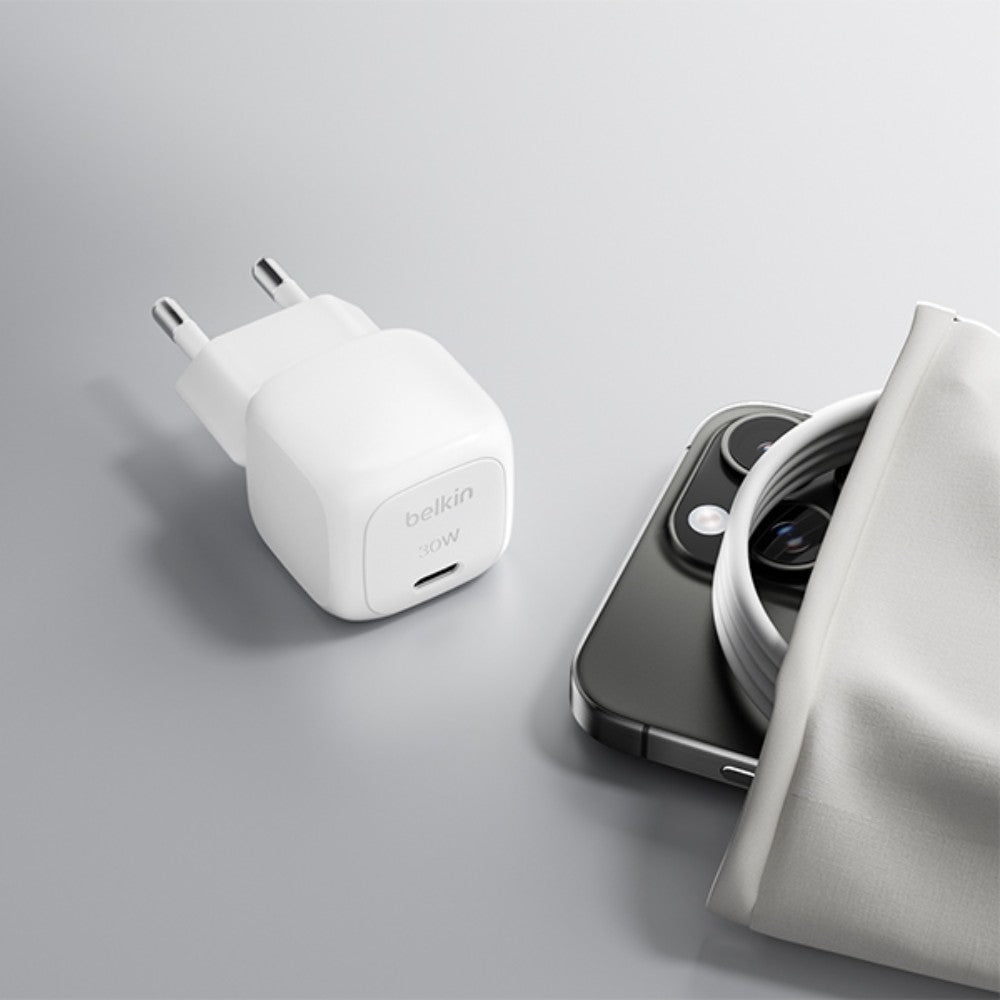 Belkin - Cargador de pared compacto USB-C de 30 W + cable USB-C a USB-C